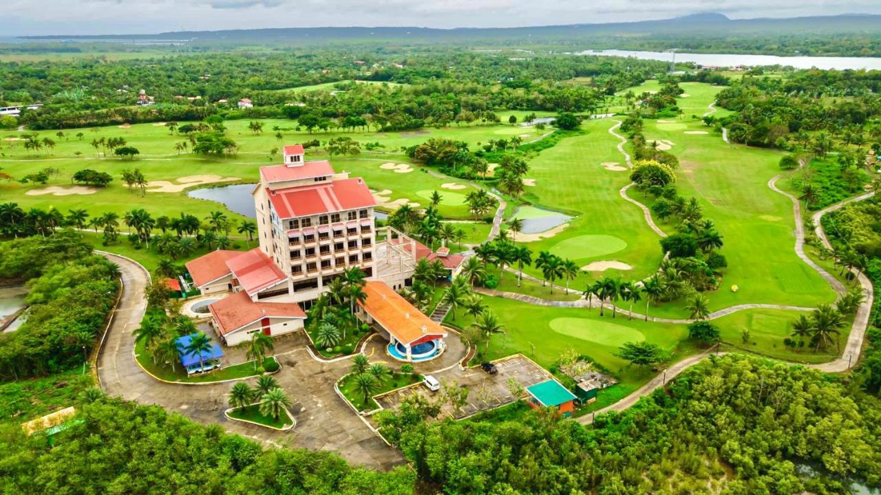ควีนส์ ไอส์แลนด์ กอล์ฟ แอนด์ วิลเลจ Hotel Medellin ภายนอก รูปภาพ
